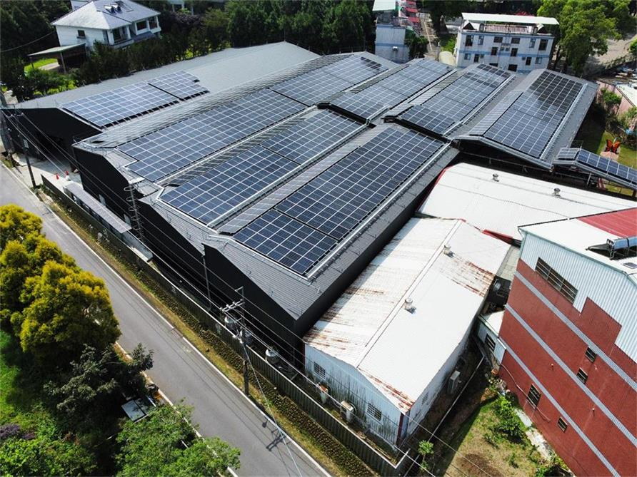 Sistema solar de 320 kW en una fábrica de Georgia